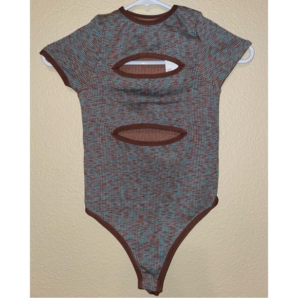 UO Cutout Bodysuit - Picture 2 of 8